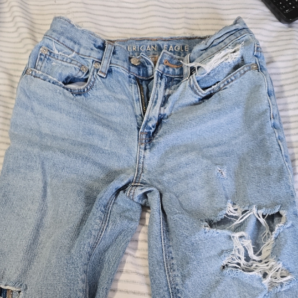 American Eagle Outfitters Women's Distressed Light Blue Jeans
